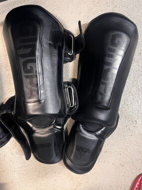 Shin guards black small size gingpai